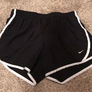 Women’s large Nike black short